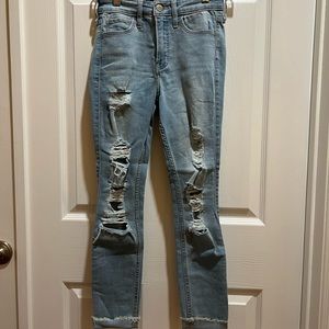 Hollister - High rise crop super skinny Jeans.  Light blue , distressed